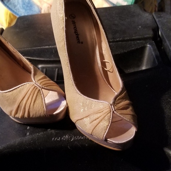 Shoew - Picture 2 of 4